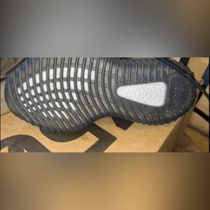 Yeezys  350 v2 dazzling blue